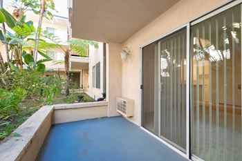 Patio/balcony*